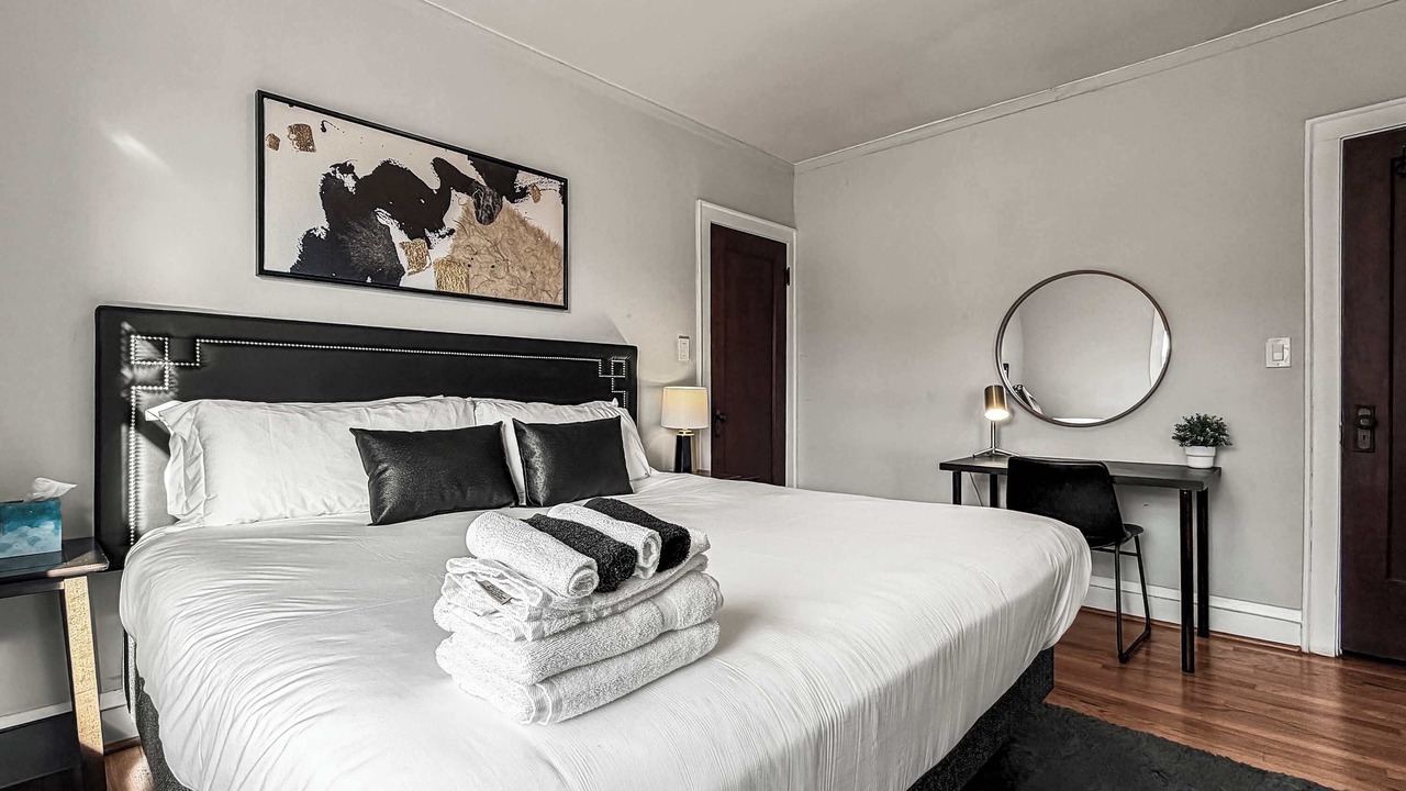 Photo of Bedroom in Old Irving Park