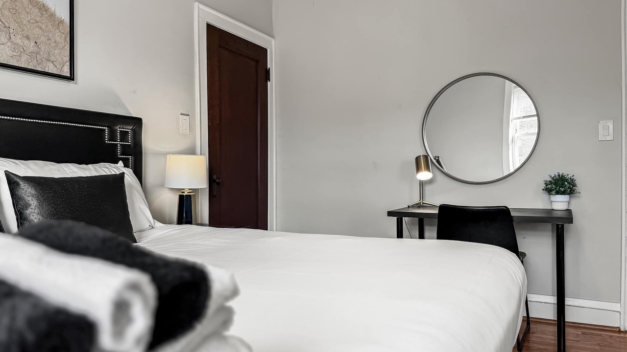 Photo of Bedroom in Old Irving Park