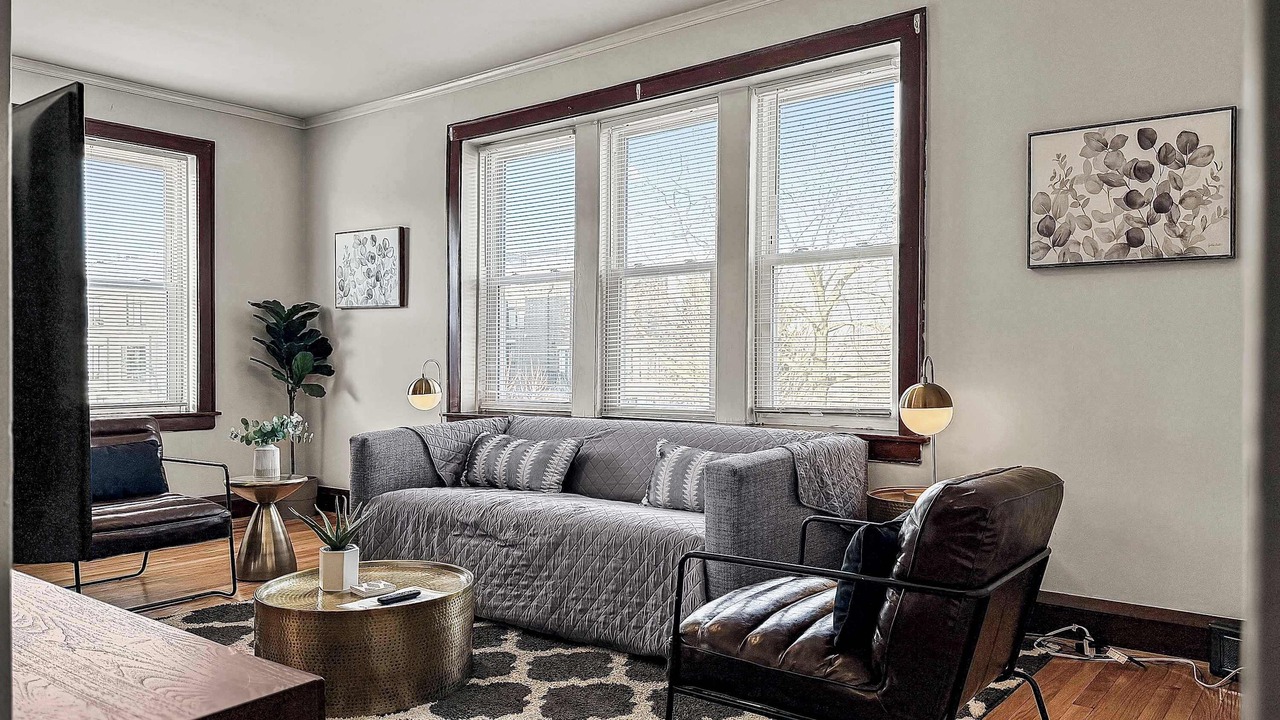 Photo of Livingroom in Old Irving Park