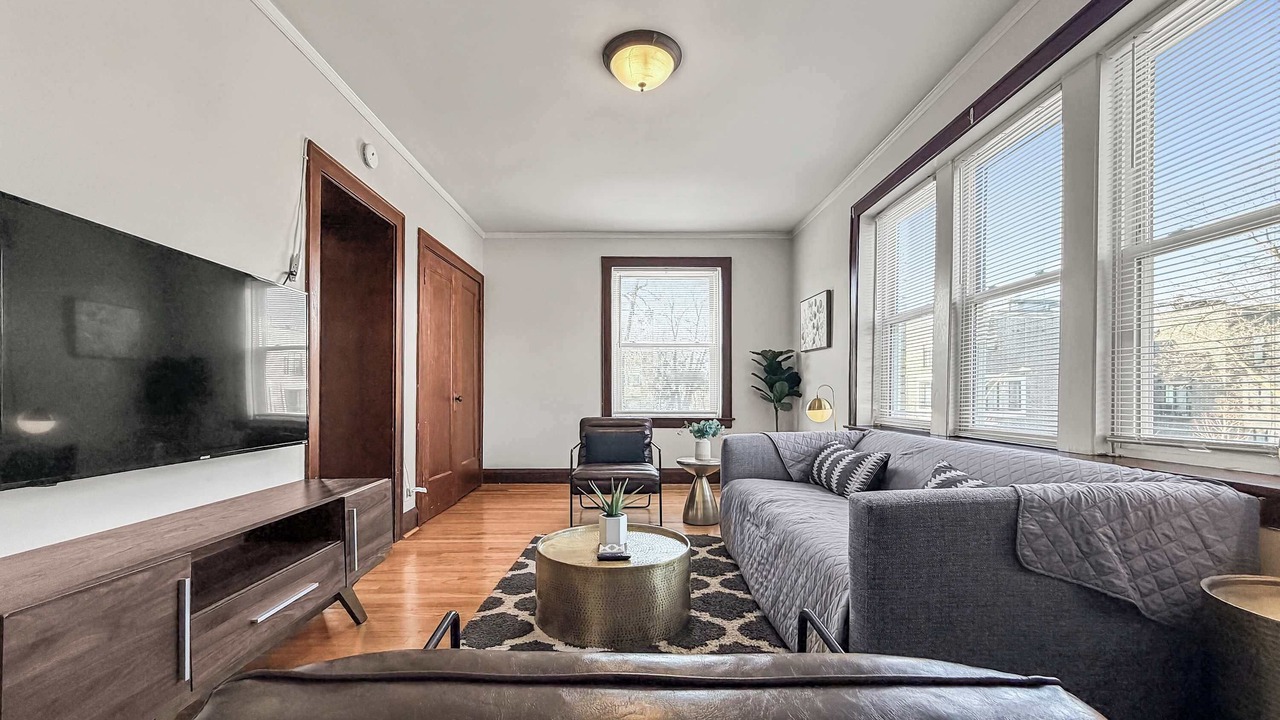 Photo of Livingroom in Old Irving Park
