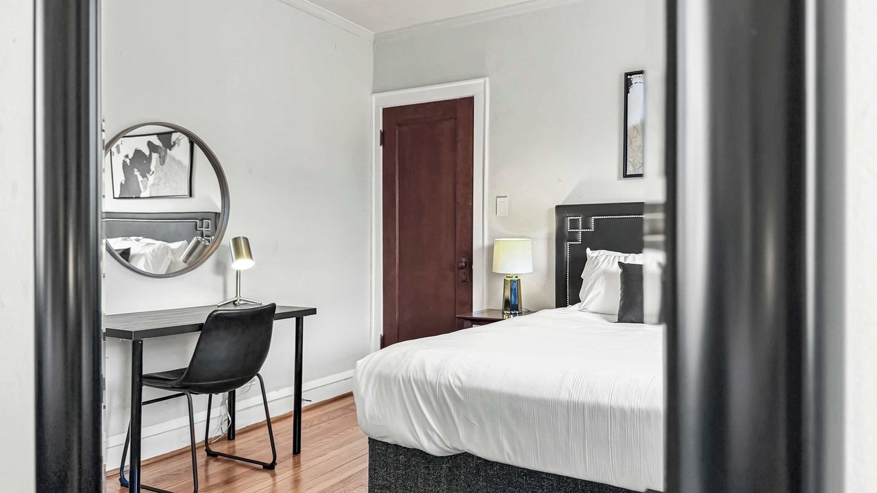 Photo of Bedroom in Old Irving Park