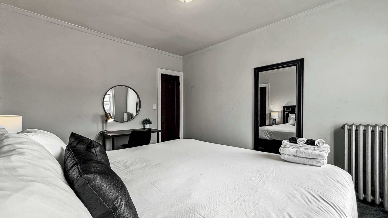 Photo of Bedroom in Old Irving Park
