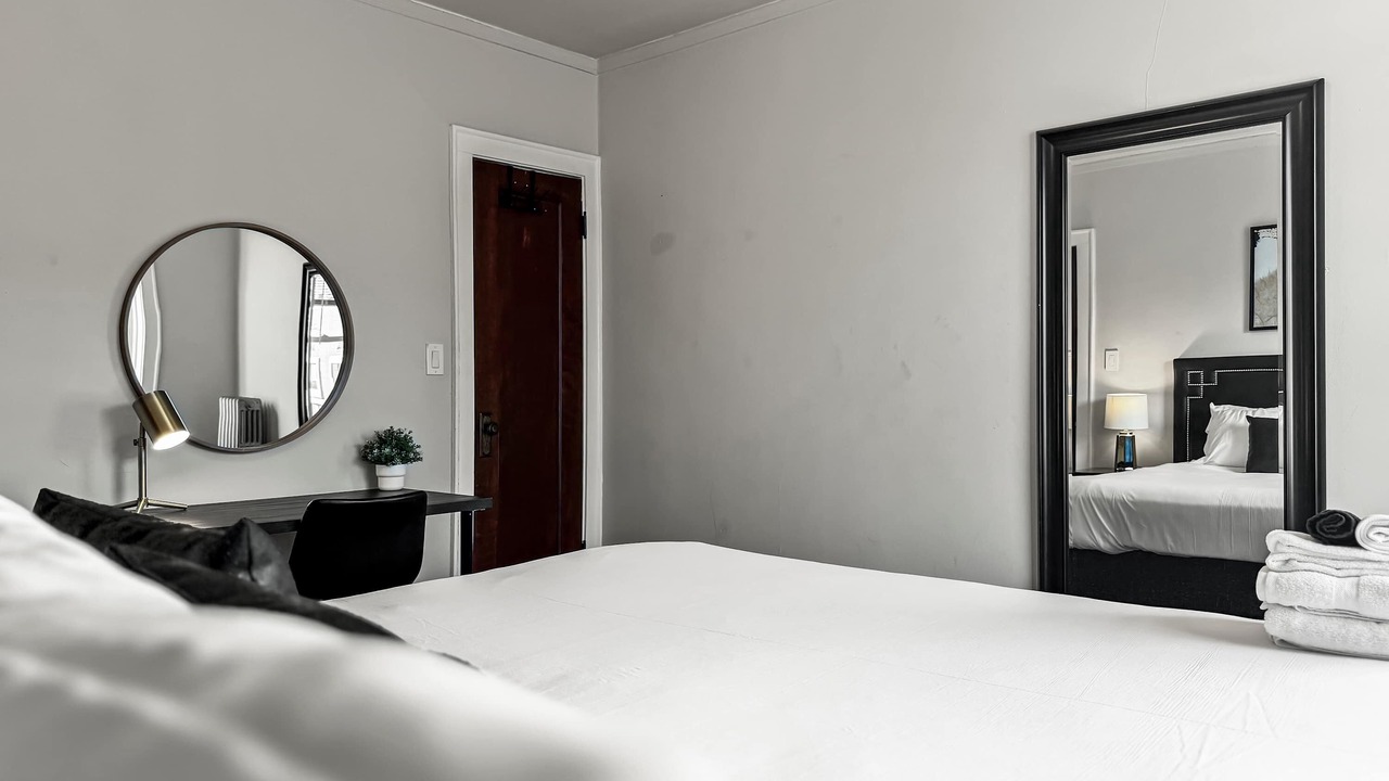 Photo of Bedroom in Old Irving Park