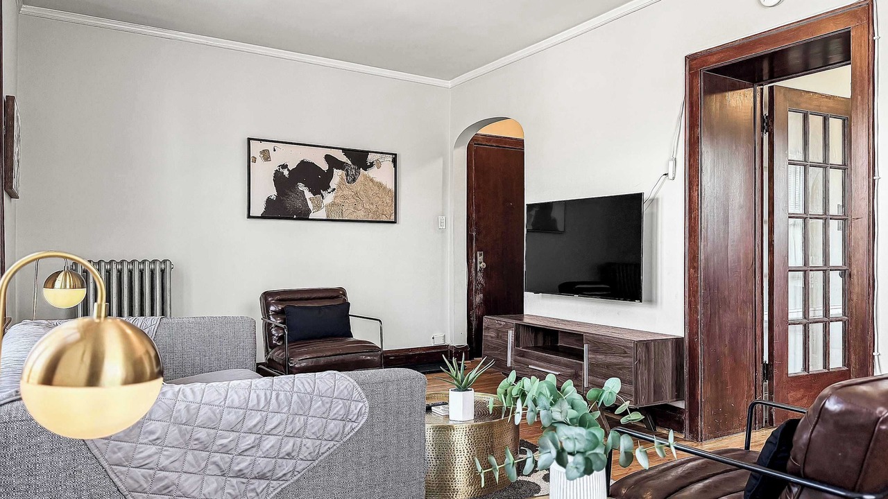 Photo of Livingroom in Old Irving Park