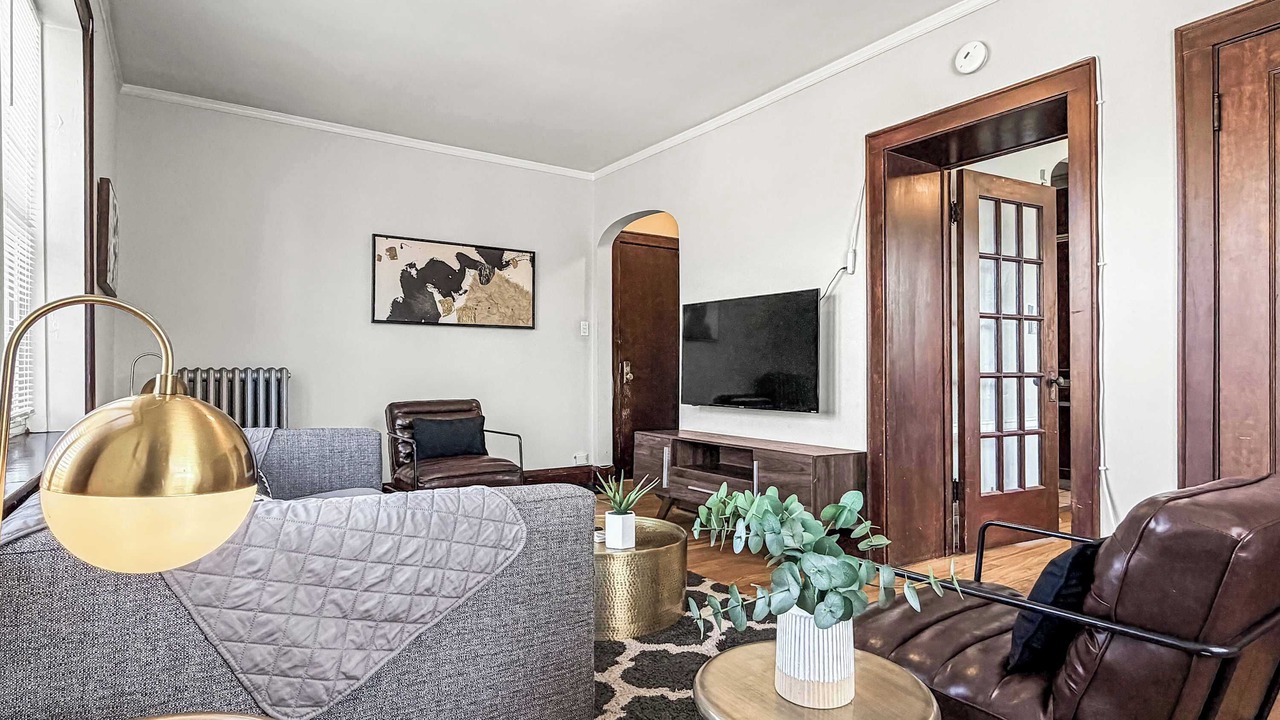 Photo of Livingroom in Old Irving Park