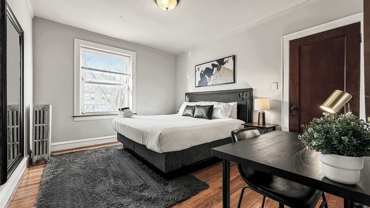 Photo of Bedroom in Old Irving Park