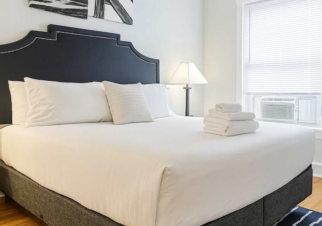 Photo of Bedroom in Lakeview