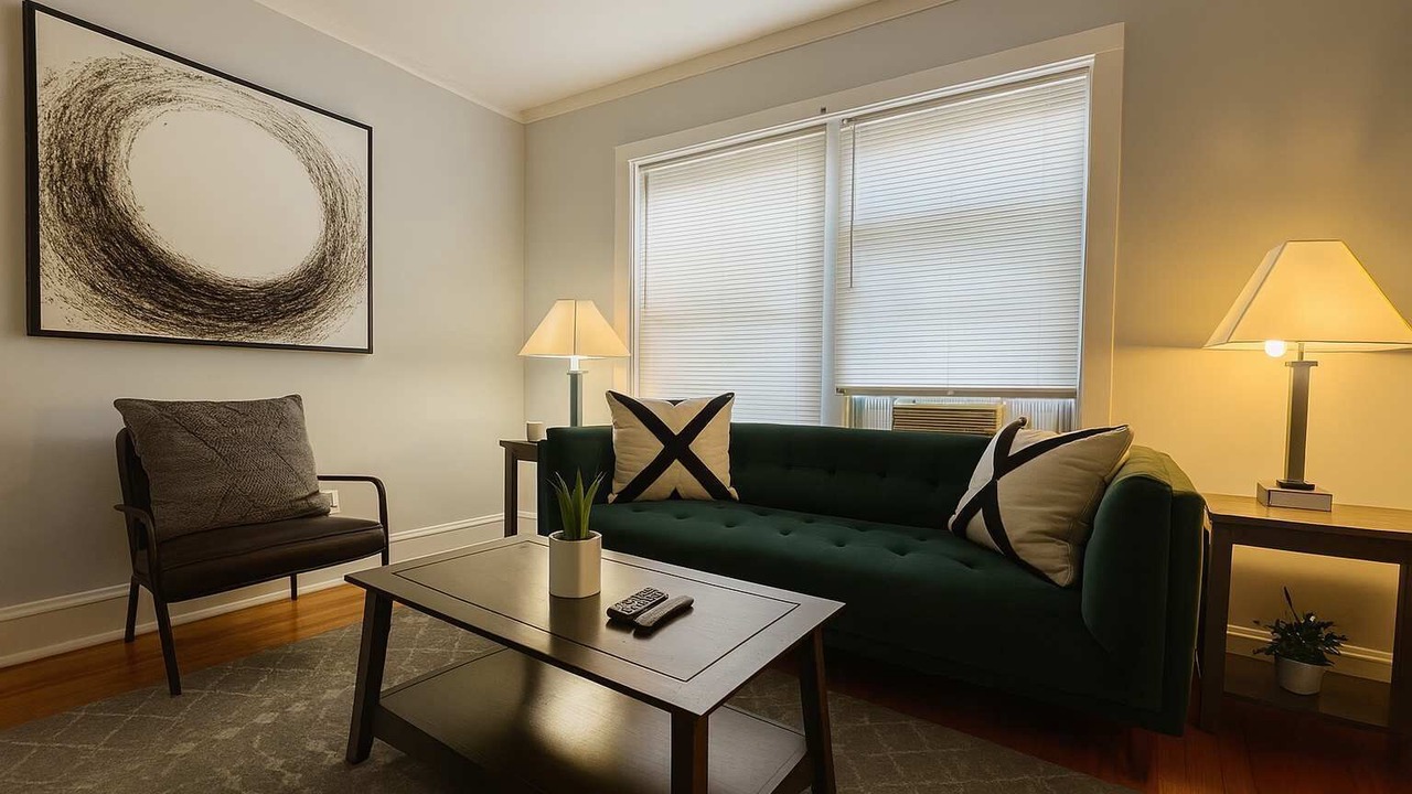 Photo of Livingroom in Lakeview