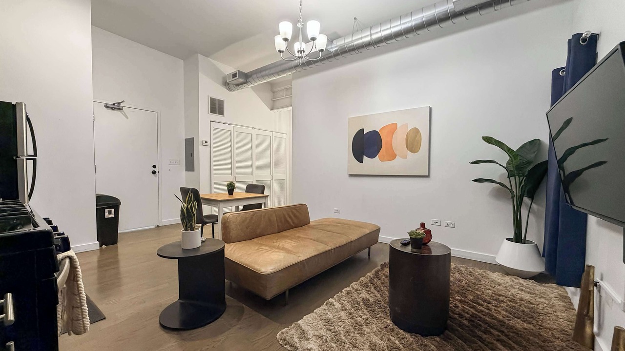 Photo of Livingroom in West Loop