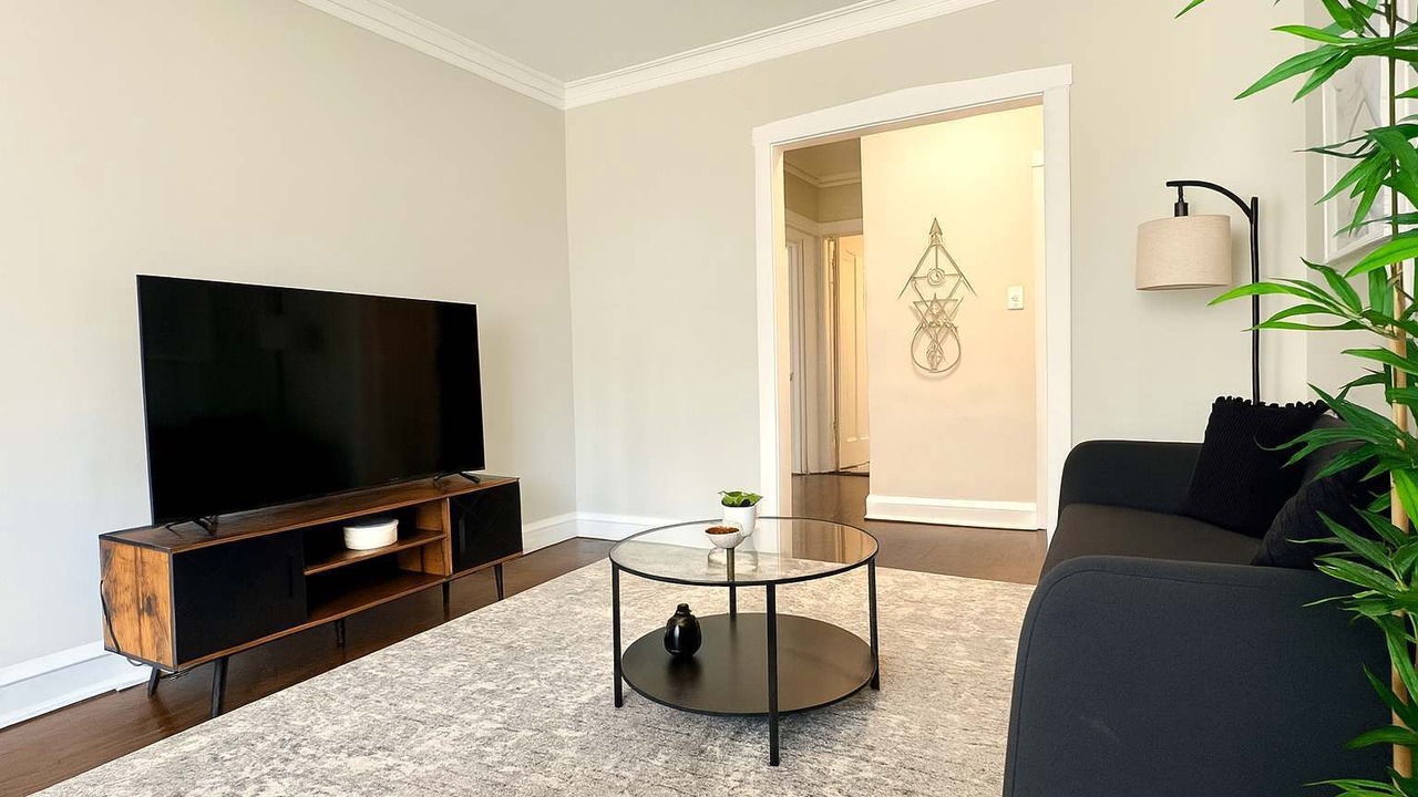 Photo of Livingroom in Ravenswood Manor