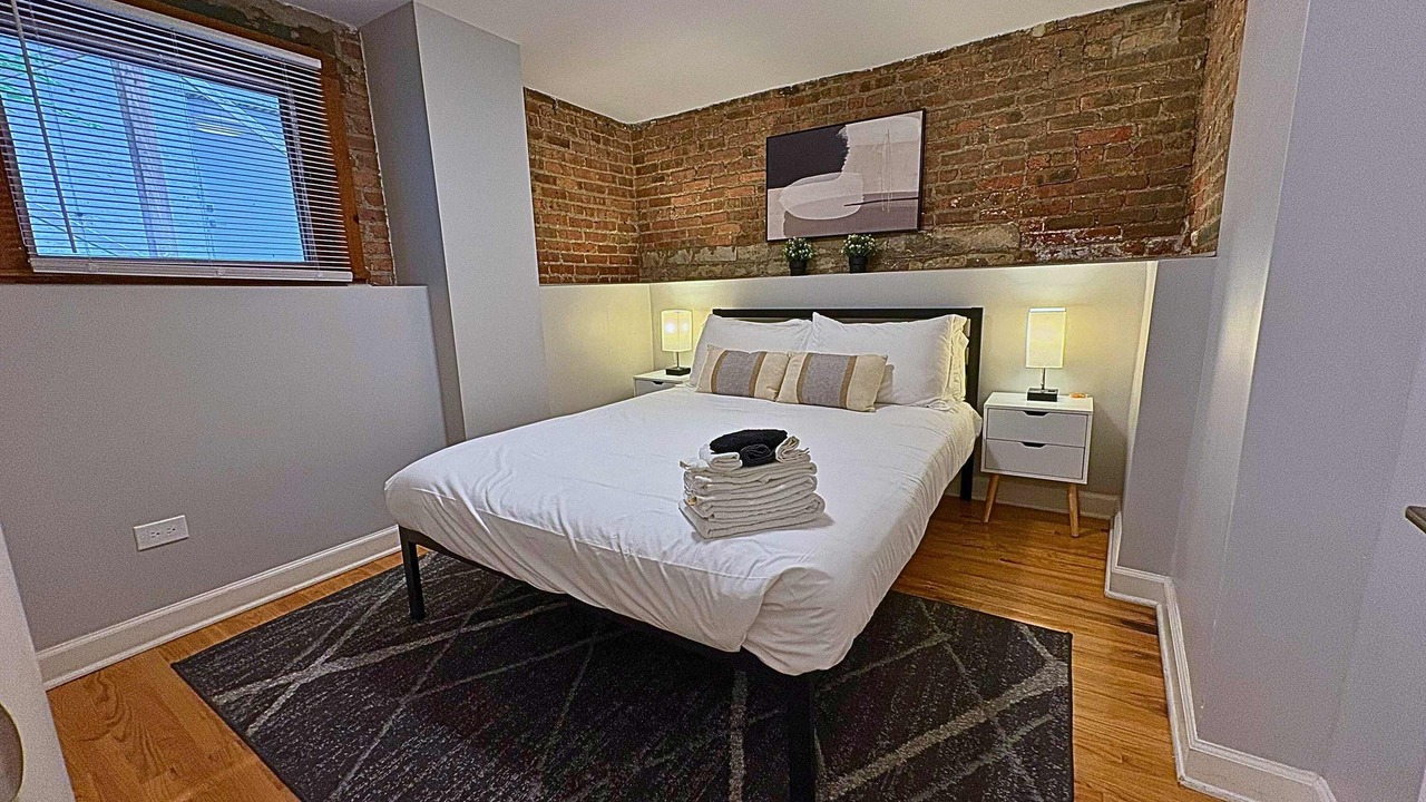 Photo of Bedroom in Lakeview