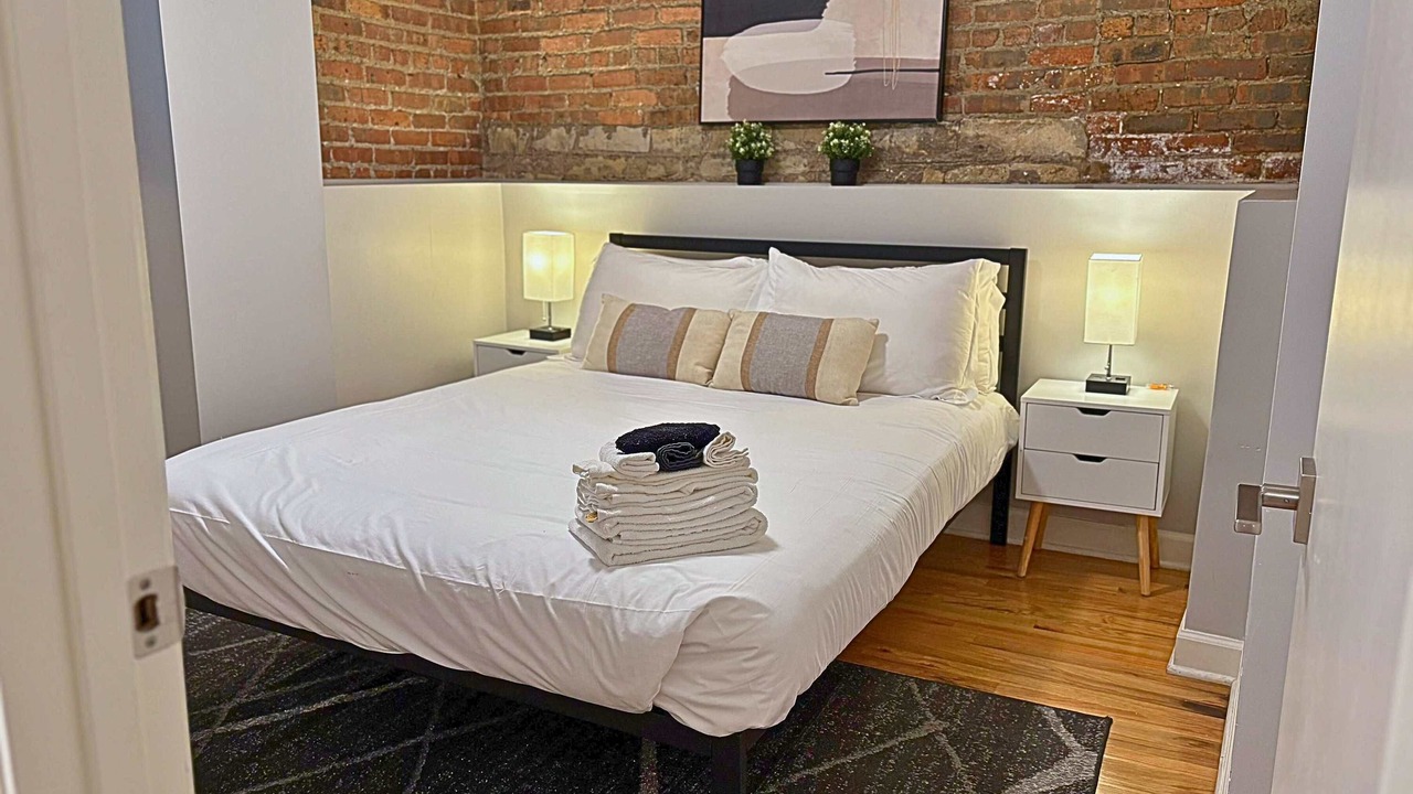 Photo of Bedroom in Lakeview