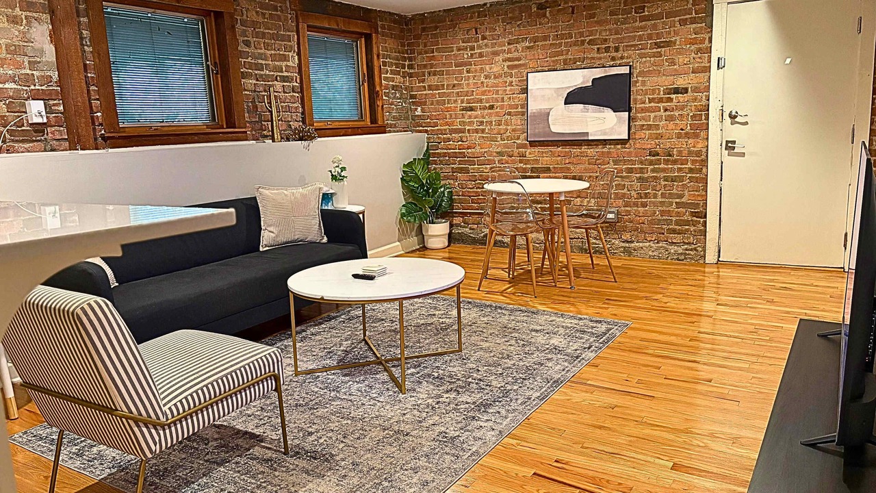 Photo of Livingroom in Lakeview