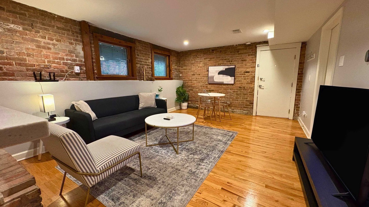 Photo of Livingroom in Lakeview
