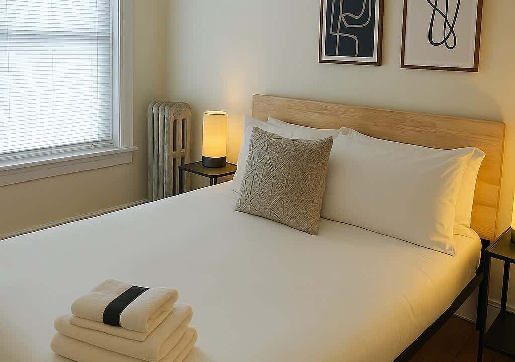Photo of Bedroom in Rogers Park