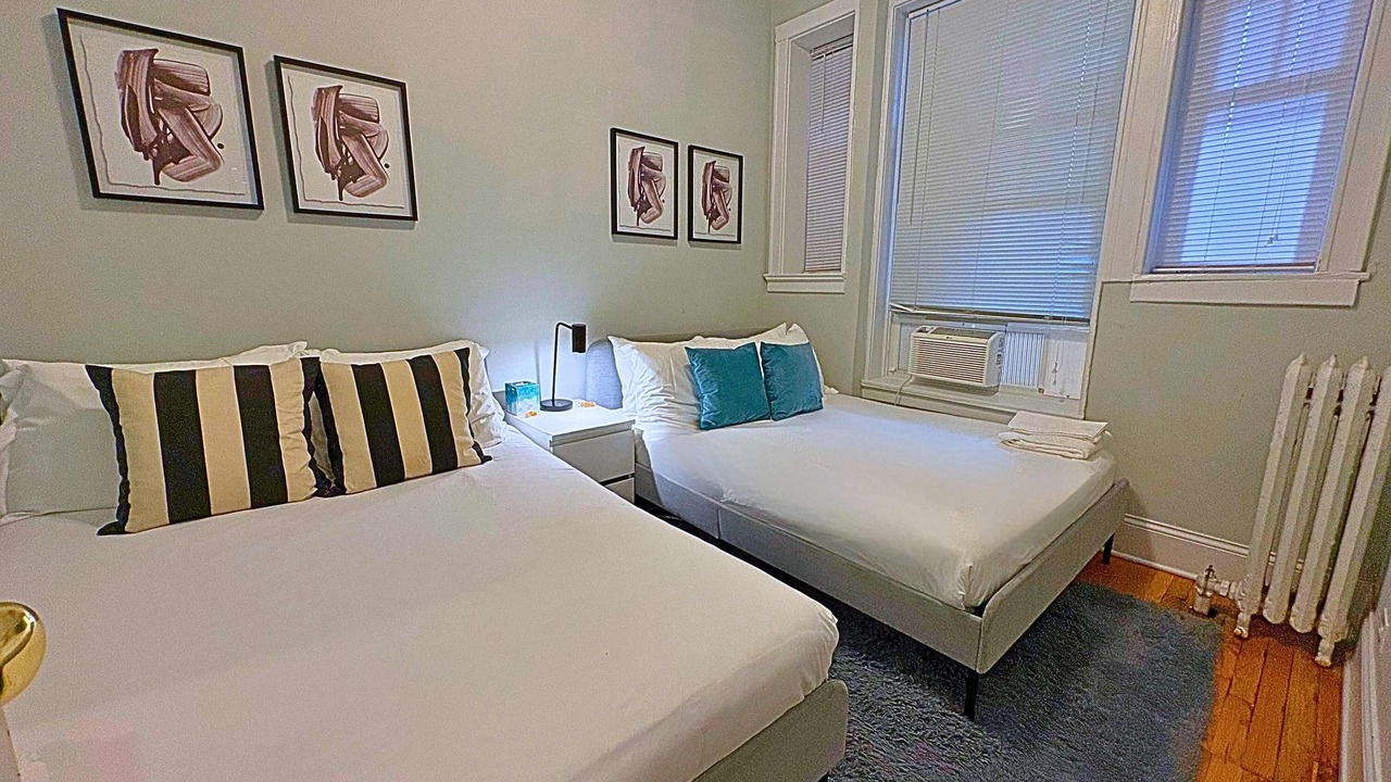 Photo of Bedroom in Wrigleyville