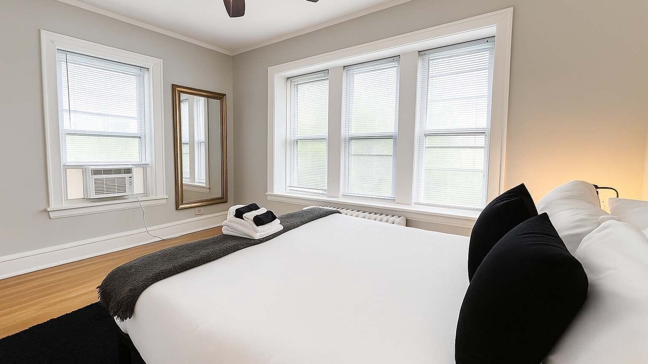 Photo of Bedroom in Skokie