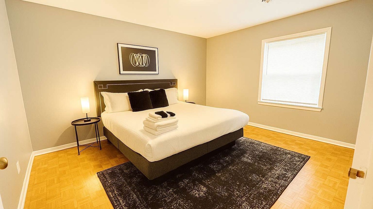 Photo of Bedroom in Evanston
