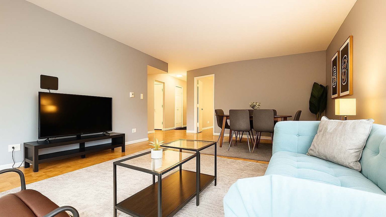 Photo of Livingroom in Evanston