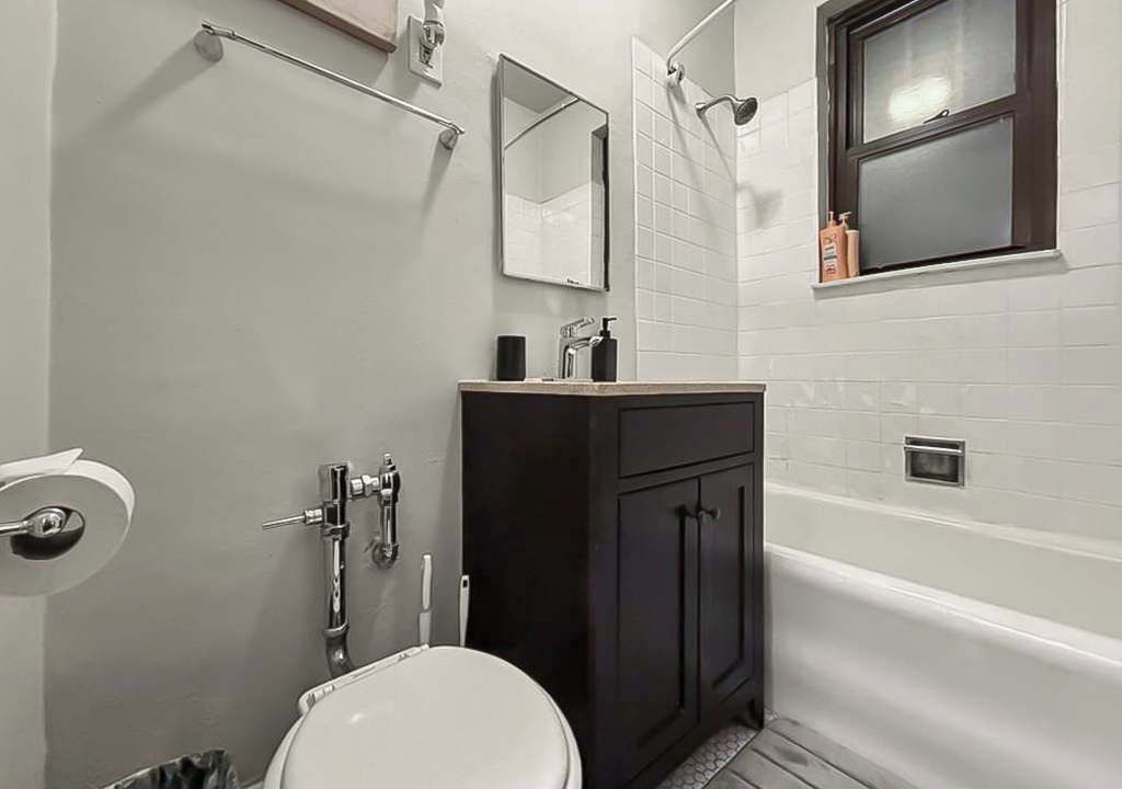 Photo of Bathroom in Hyde Park