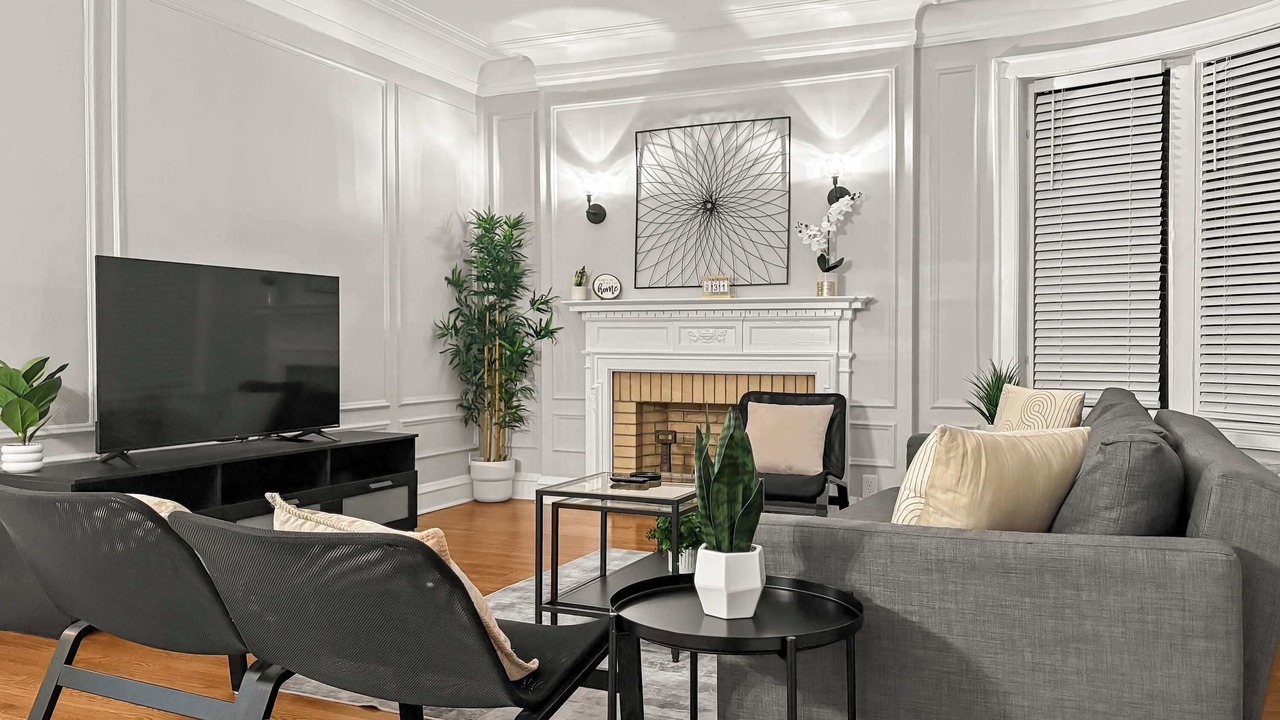 Photo of Livingroom in Rogers Park