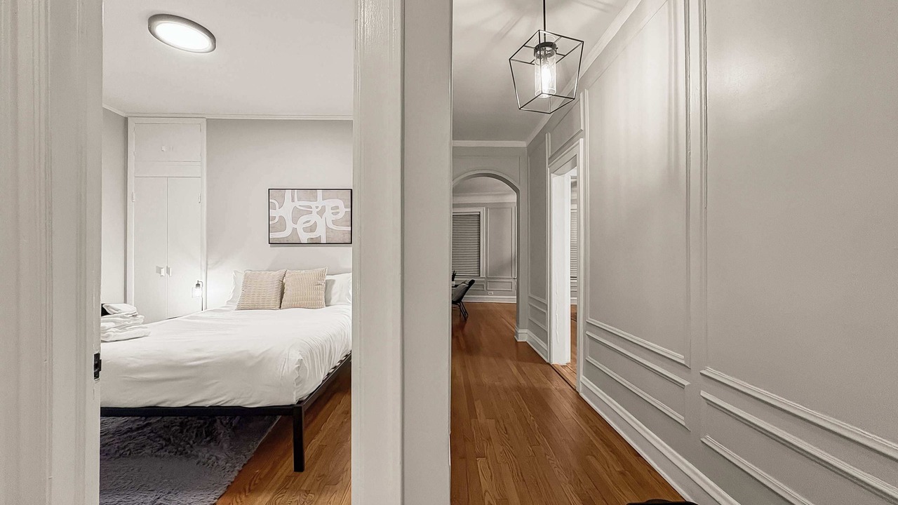 Photo of Bedroom in Rogers Park