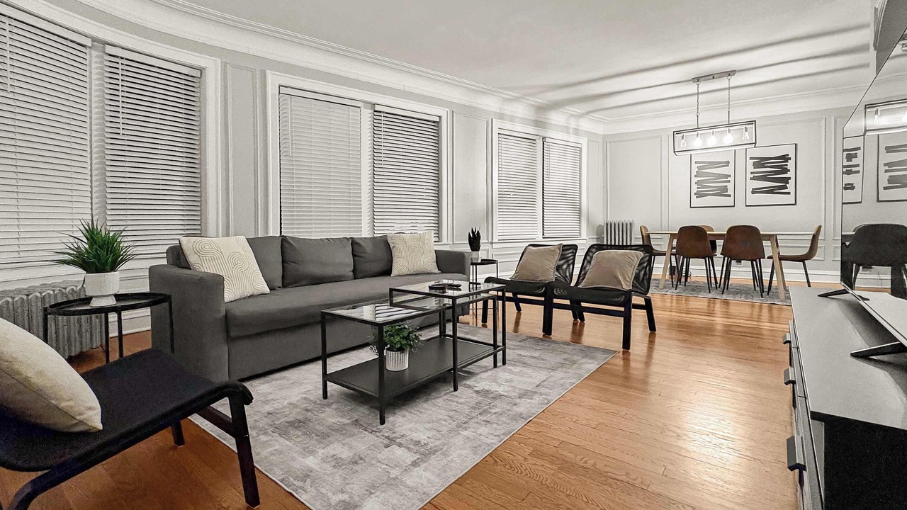 Photo of Livingroom in Rogers Park