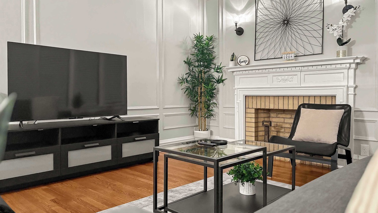 Photo of Livingroom in Rogers Park