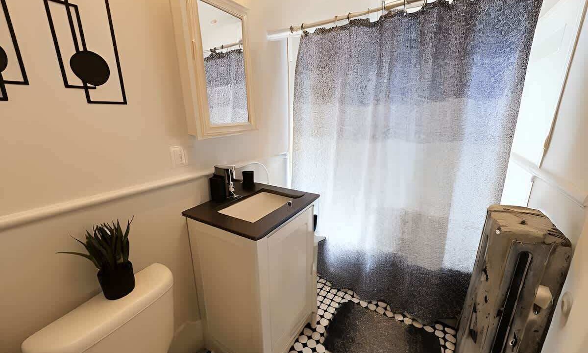 Photo of Bathroom in Hyde Park