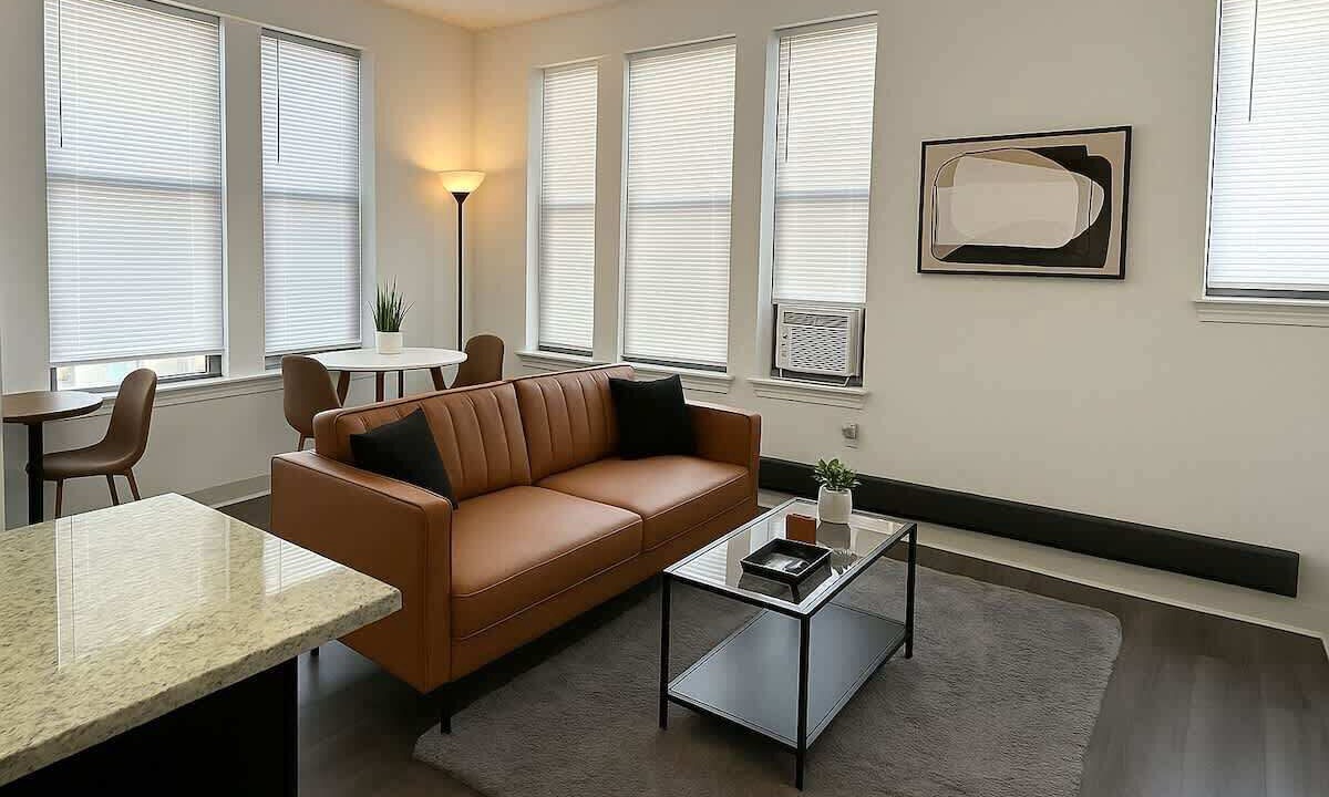 Photo of Livingroom in East Hyde Park