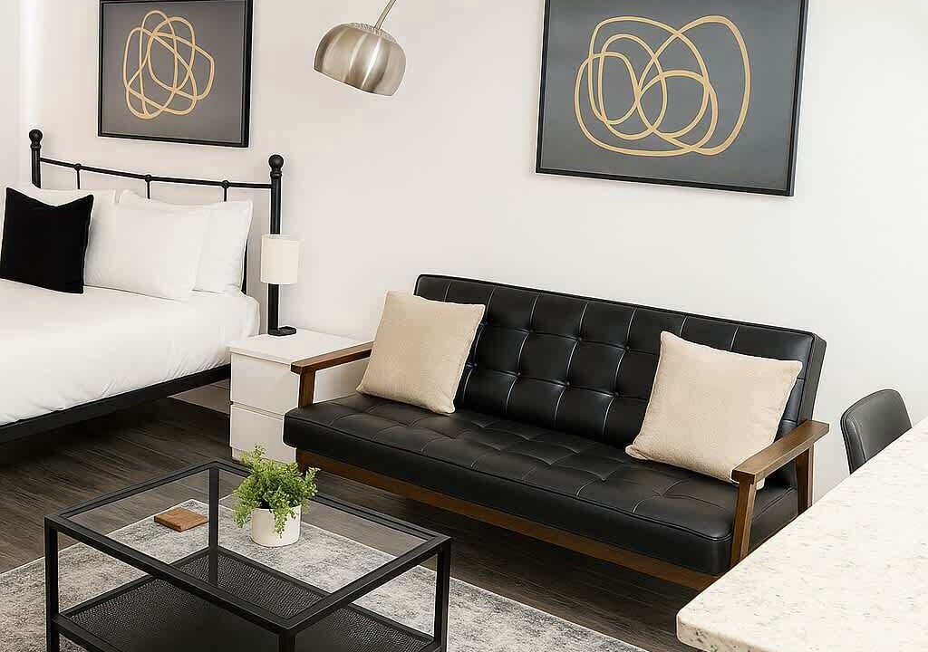 Photo of Livingroom in East Hyde Park