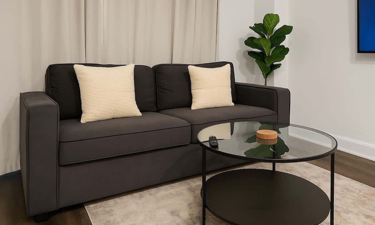 Photo of Livingroom in East Hyde Park