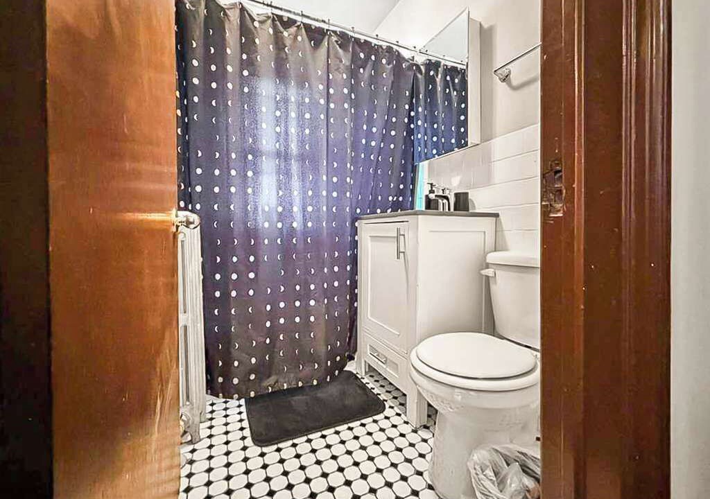 Photo of Bathroom in Hyde Park
