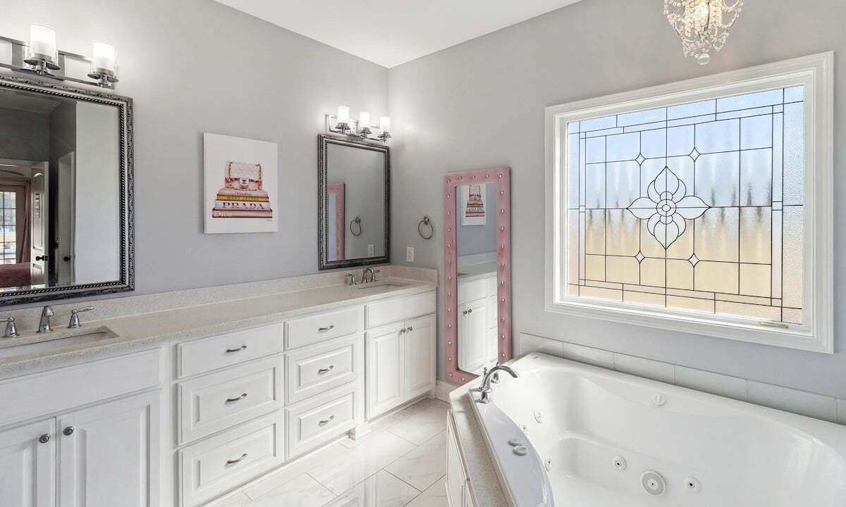 Photo of Bathroom in Eden