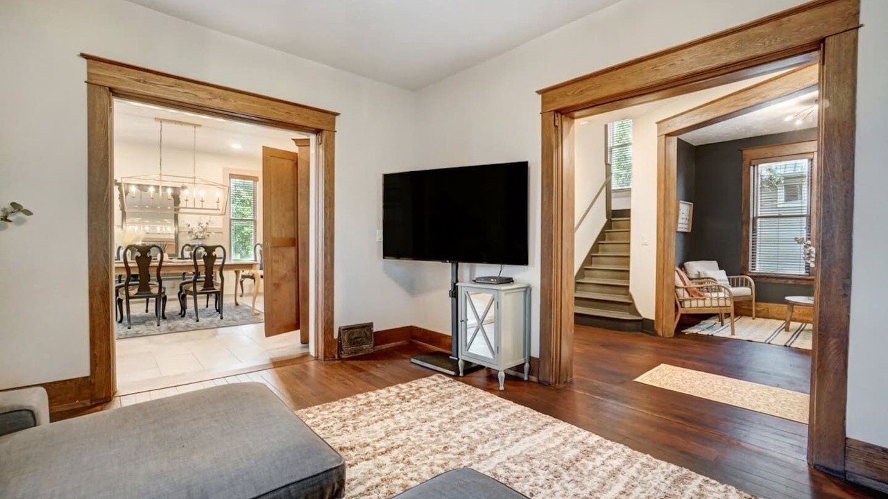 Photo of Livingroom in New Haven