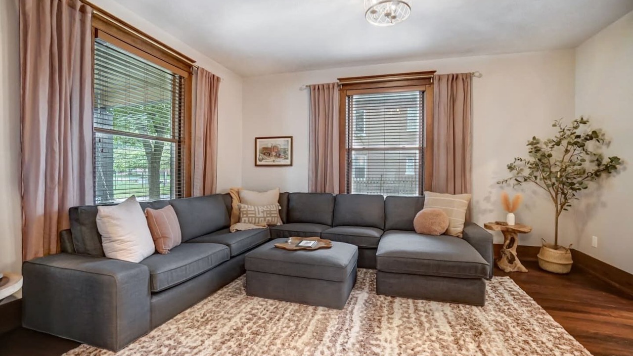 Photo of Livingroom in New Haven
