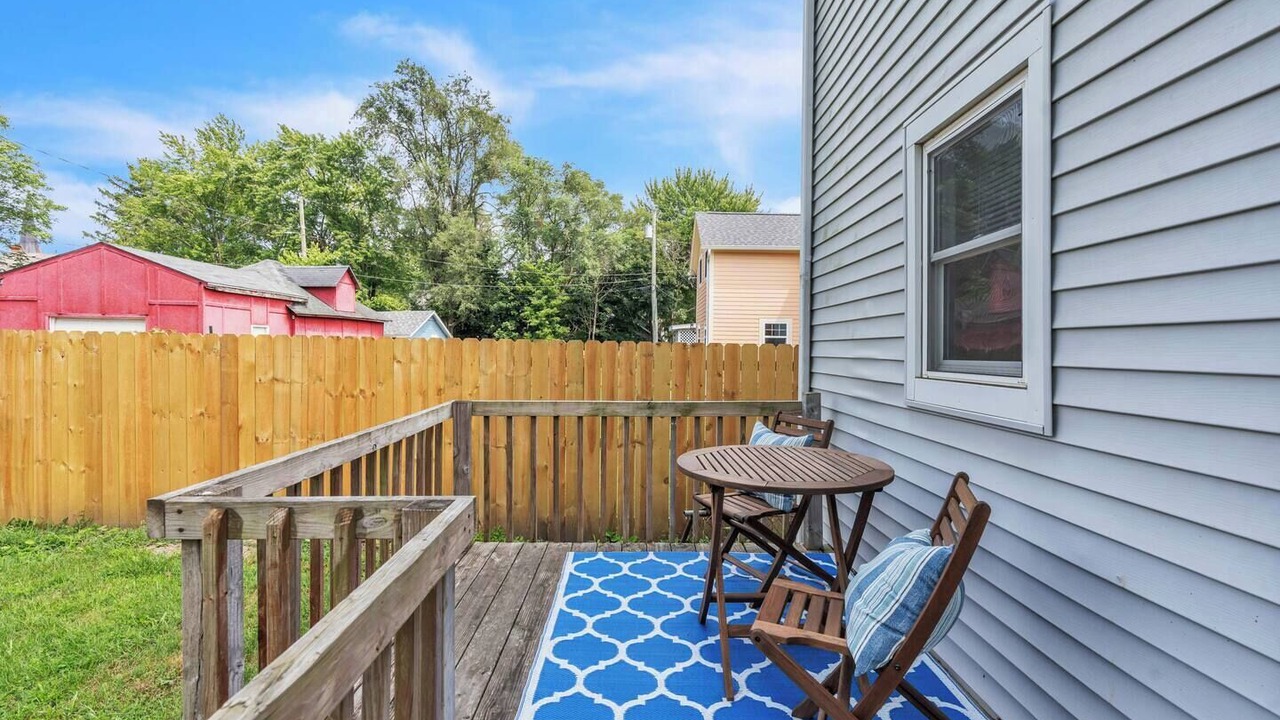 Photo of Outdoor in West Central