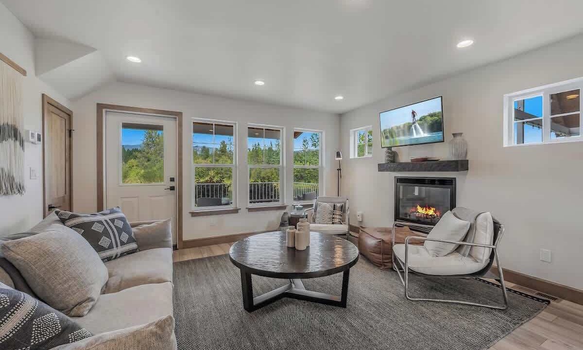 Photo of Livingroom in Dover Bay