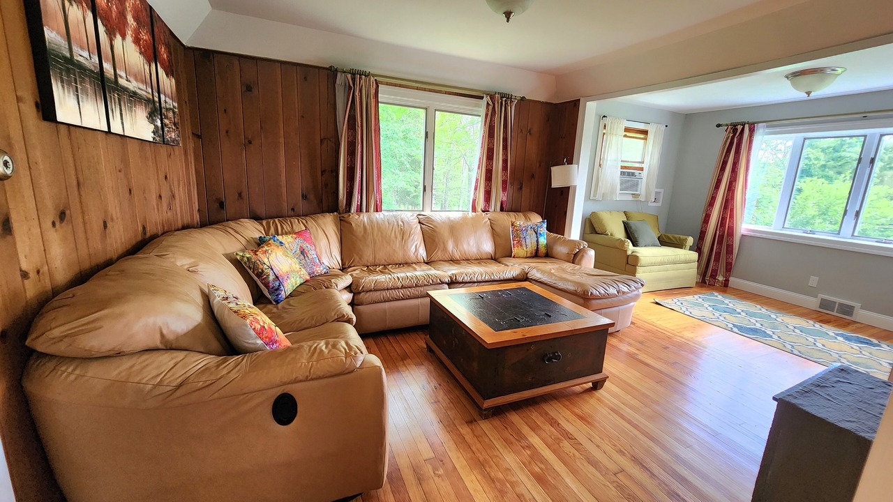 Photo of Livingroom in Pine Bush