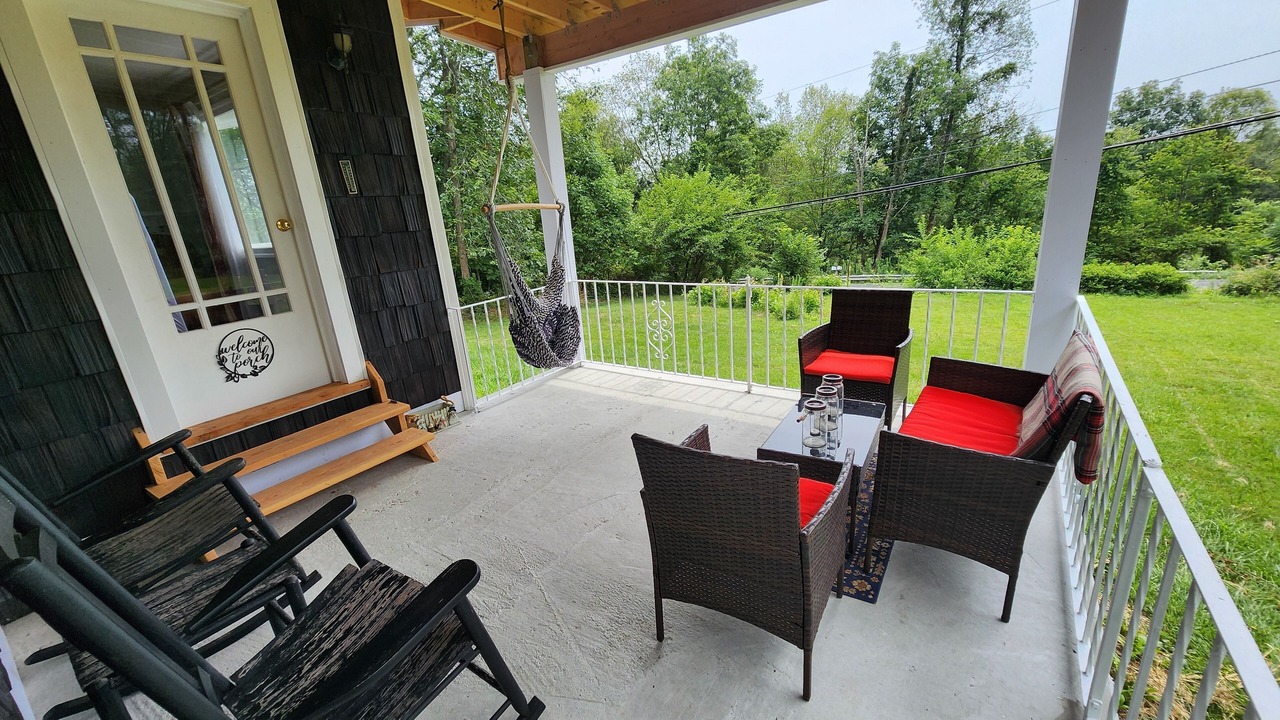 Photo of Patio Balcony in Pine Bush