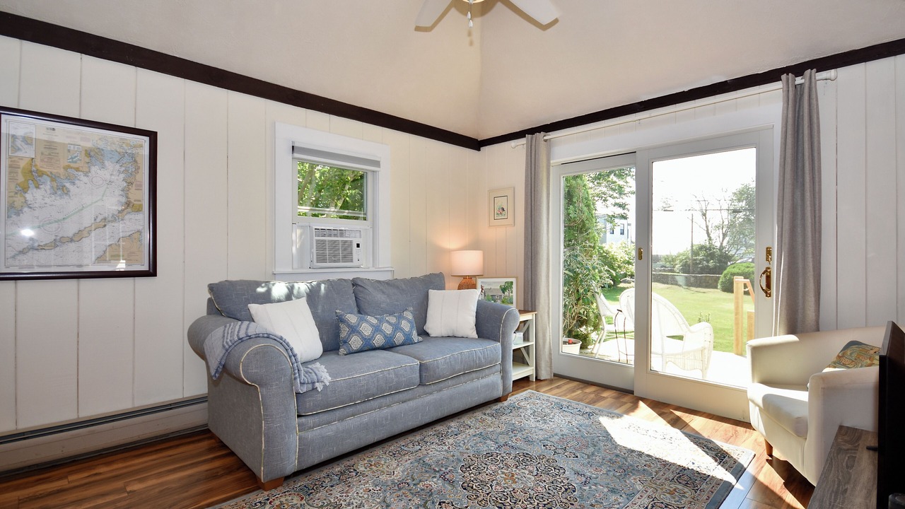 Photo of Livingroom in Mattapoisett Center