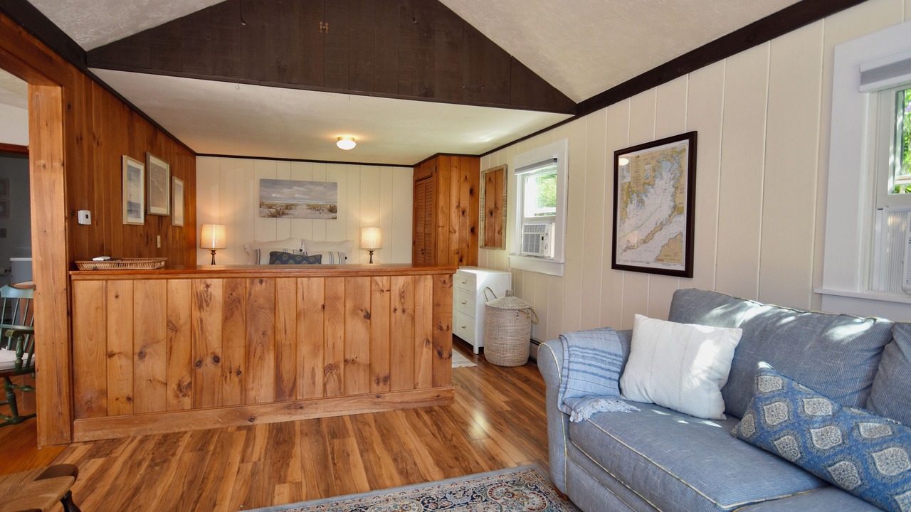 Photo of Livingroom in Mattapoisett Center