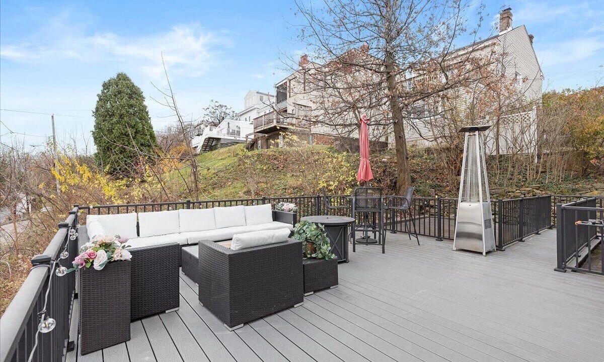 Photo of Patio Balcony in South Side Slopes