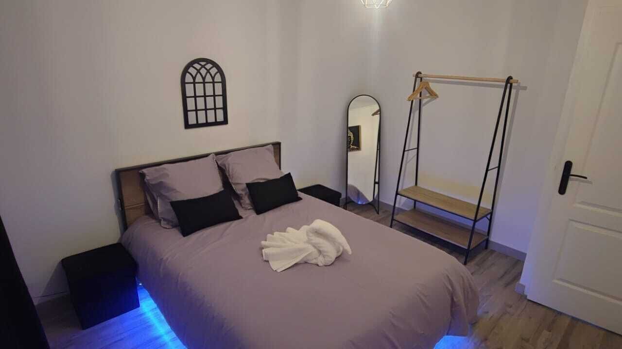 Photo of Bedroom in Bourgoin-Jallieu