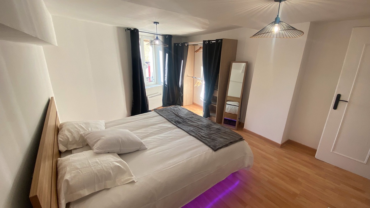 Photo of Bedroom in Bourgoin-Jallieu