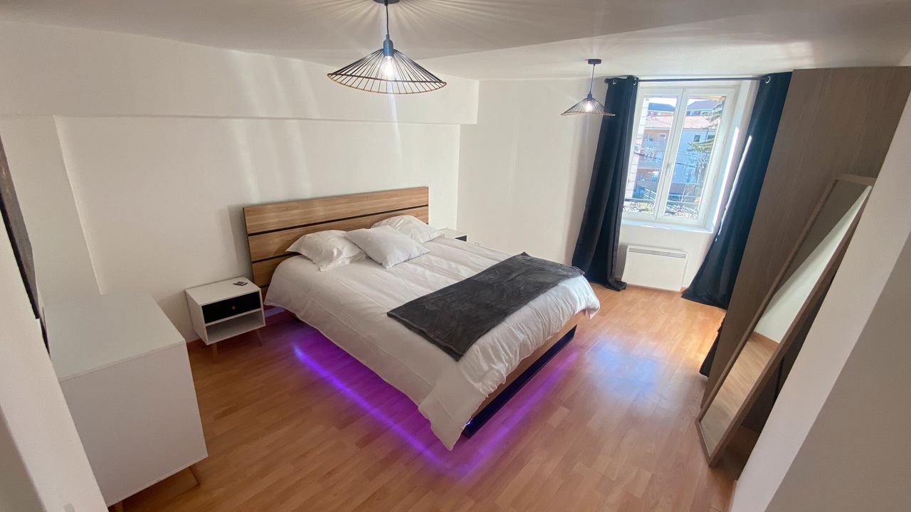 Photo of Bedroom in Bourgoin-Jallieu