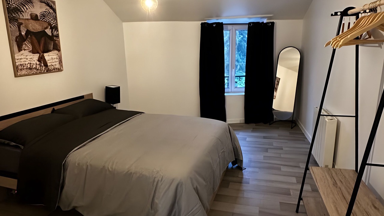 Photo of Bedroom in Bourgoin-Jallieu