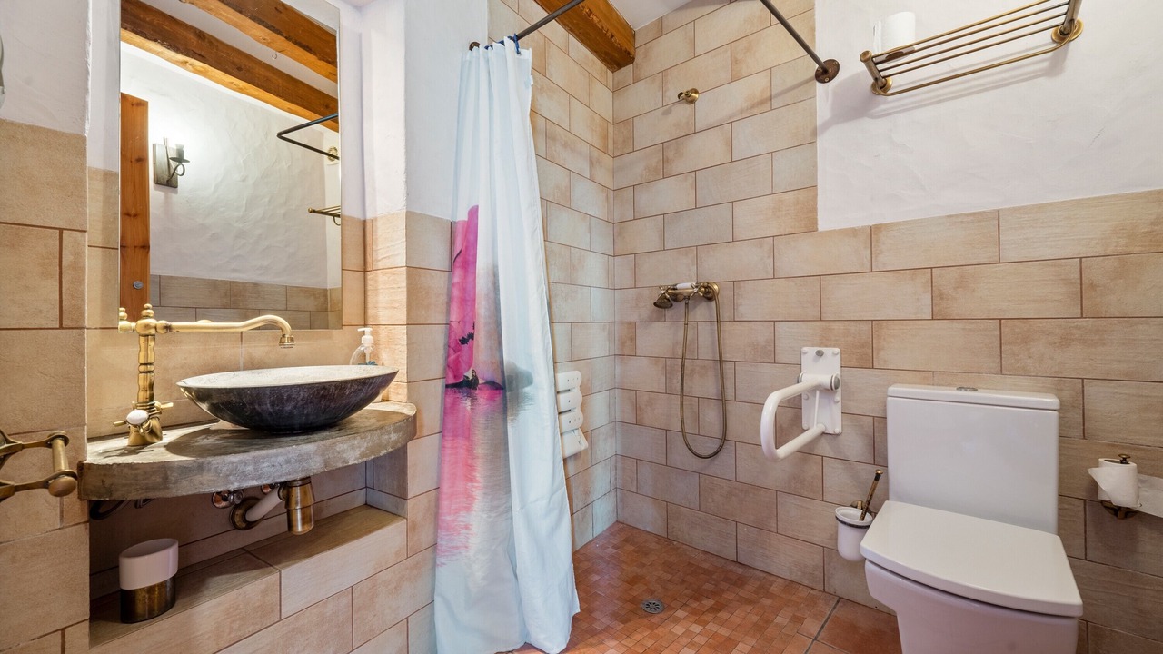 Photo of Bathroom in Alforja