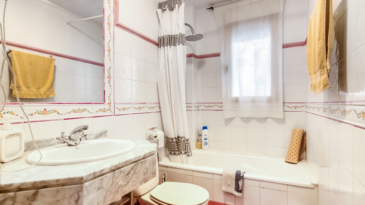 Photo of Bathroom in Orba