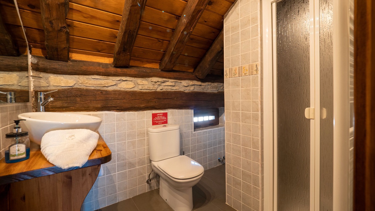 Photo of Bathroom in Lardies